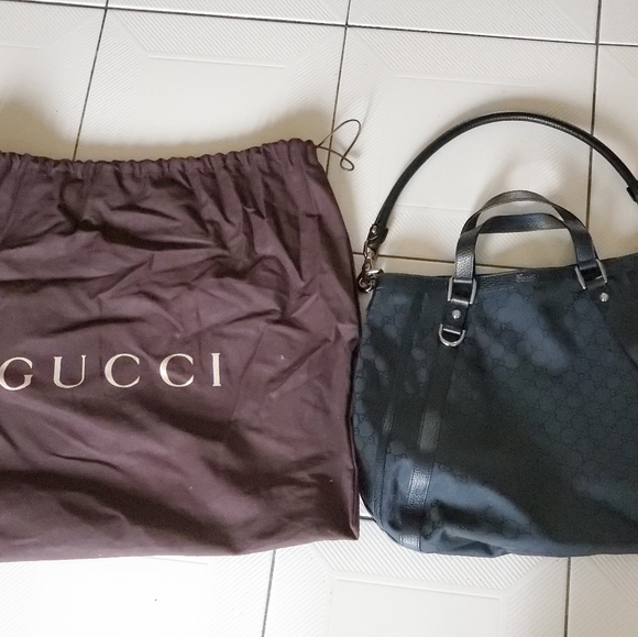 Authentic Gucci - Picture 3 of 3